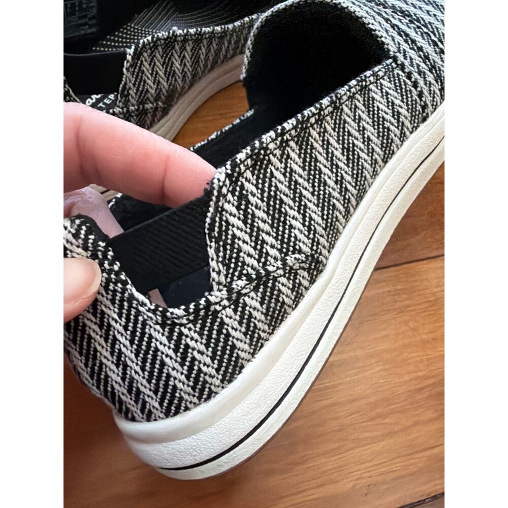 Clarks Cloudsteppers Breeze Step II Slip on Sneaker Women’s 8 Comfort Casual - Picture 5 of 8